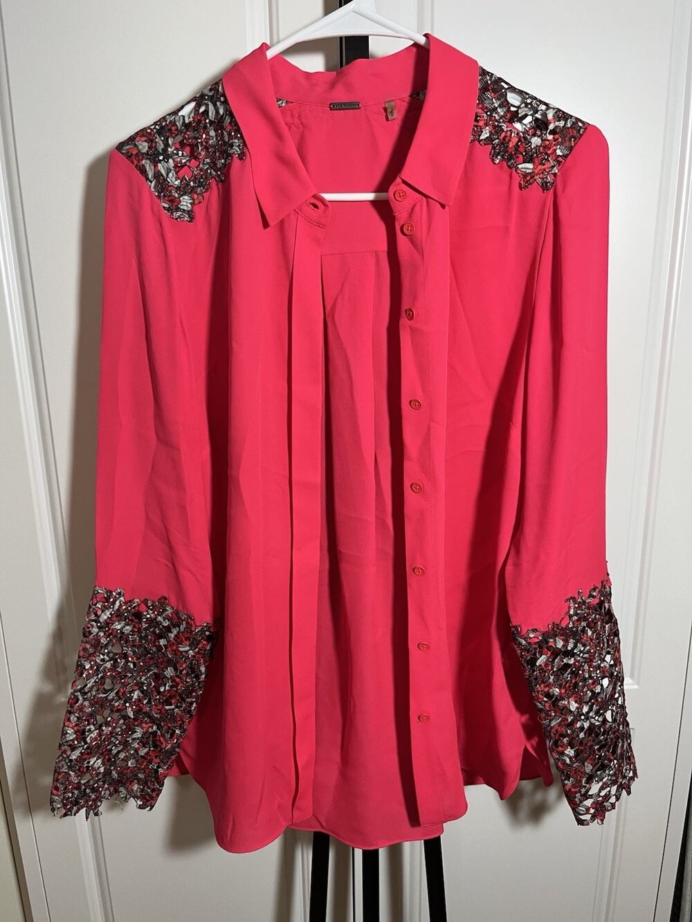 Elie Tahari Hot Pink Blouse With Cut Out Lace On Shoulders And Sleeves Size Med